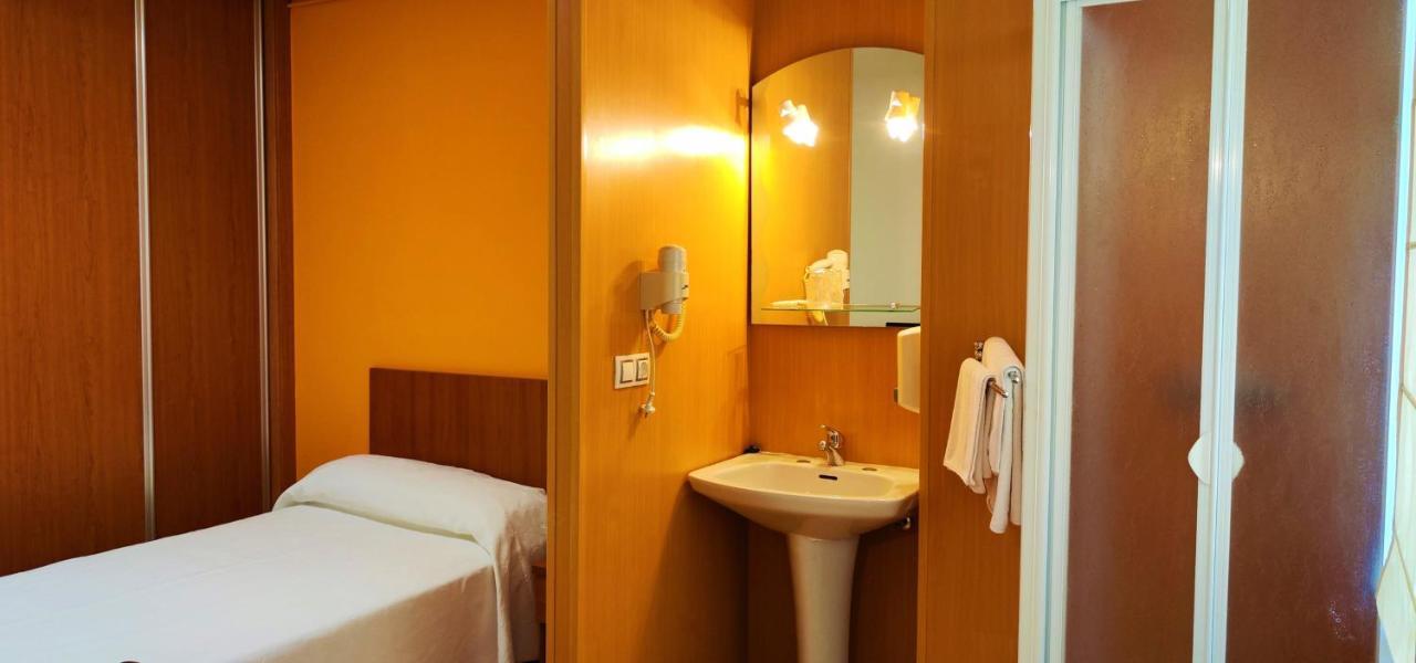 Pension San Roque Lugo Exterior photo